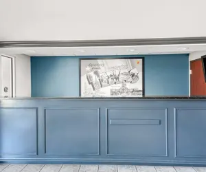 Photo 5 - Super 8 by Wyndham Weatherford