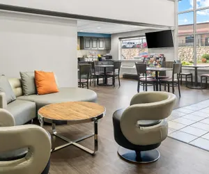 Photo 4 - Super 8 by Wyndham Weatherford