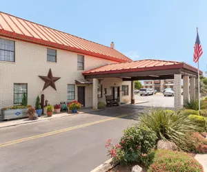 Photo 2 - Super 8 by Wyndham Fredericksburg