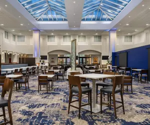 Photo 5 - Embassy Suites Boston Logan Airport