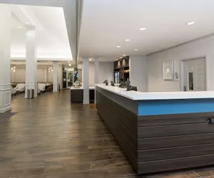 Photo 4 - Hilton Garden Inn Oakland / San Leandro