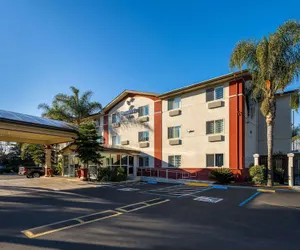 Photo 2 - Comfort Inn Gilroy