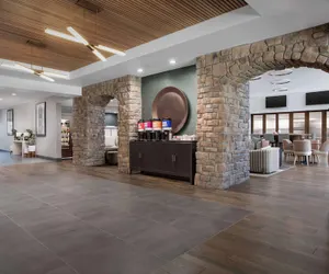 Photo 5 - Hampton Inn & Suites Paso Robles