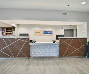 Photo 3 - City Express by Marriott Duluth