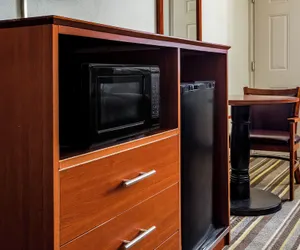 Photo 2 - Super 8 by Wyndham Lake City