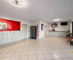 Photo 3 - Super 8 by Wyndham Lake City