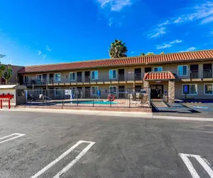 Photo 2 - Econo Lodge Inn & Suites Escondido Downtown