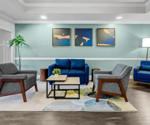 Photo 4 - Mainstay Suites Airport