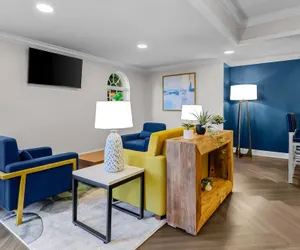 Photo 5 - Mainstay Suites Airport