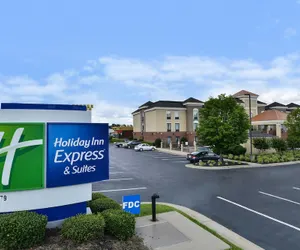 Photo 2 - Holiday Inn Express Hotel & Suites Petersburg-Dinwiddie, an IHG Hotel