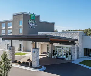 Photo 2 - Holiday Inn Express & Suites Ludington, an IHG Hotel