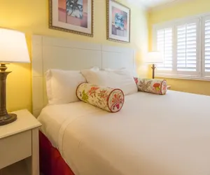 Photo 3 - Inn at the Beach