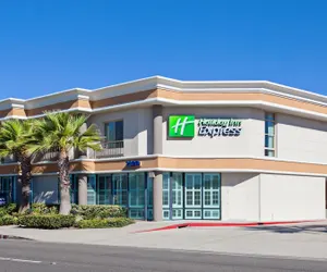 Photo 2 - Holiday Inn Express Newport Beach, an IHG Hotel