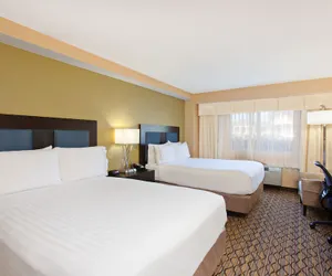 Photo 4 - Holiday Inn Express Newport Beach, an IHG Hotel