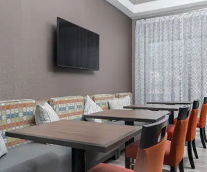Photo 5 - Hampton Inn by Hilton Springfield