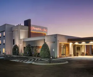 Photo 2 - Hampton Inn by Hilton Springfield