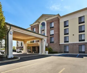 Photo 2 - Holiday Inn Express And Suites Fort Wayne, an IHG Hotel