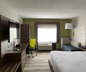 Photo 4 - Holiday Inn Express And Suites Fort Wayne, an IHG Hotel