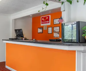 Photo 3 - Econo Lodge Lee - Great Barrington