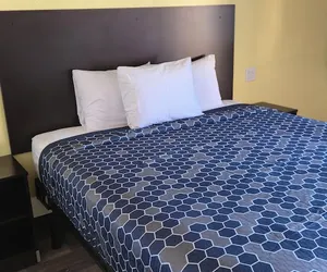 Photo 5 - Grapevine Inn