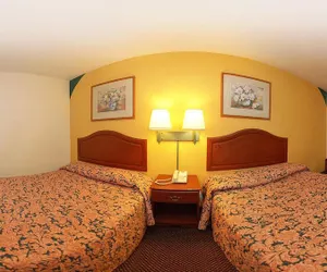 Photo 5 - Econo Lodge Bartlesville Hwy 75