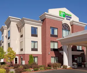 Photo 2 - Holiday Inn Express Hotel & Suites Manchester Airport, an IHG Hotel