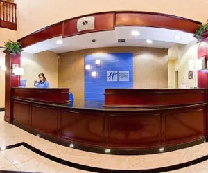 Photo 5 - Holiday Inn Express Hotel & Suites Gainesville, an IHG Hotel