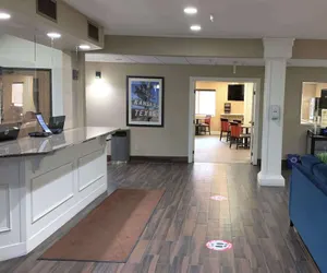 Photo 4 - Comfort Inn Garden City