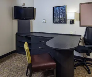 Photo 5 - Candlewood Suites Appleton by IHG