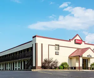 Photo 2 - Red Roof Inn Scottsburg