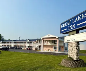 Photo 2 - Great Lakes Inn
