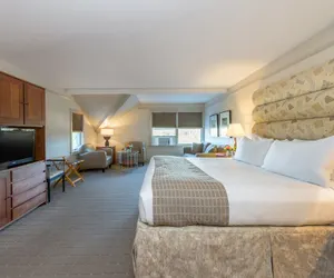 Photo 4 - Breakwater Inn