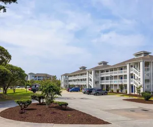 Photo 2 - Atlantic Beach Resort, a Ramada by Wyndham