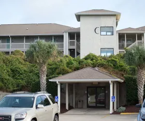 Photo 3 - Atlantic Beach Resort, a Ramada by Wyndham