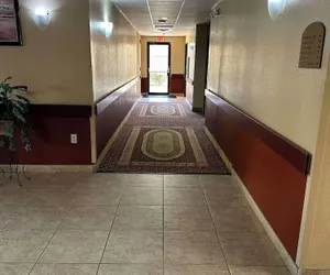 Photo 4 - Red Lion Inn & Suites IAH Airport East