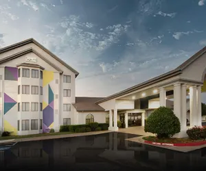 Photo 2 - Spark by Hilton Amarillo East