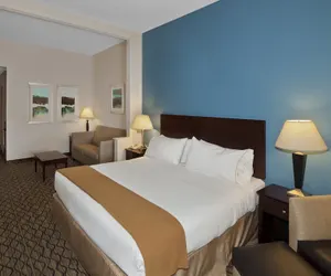 Photo 5 - Holiday Inn Express Hotel & Suites Concord, an IHG Hotel