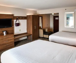 Photo 4 - Holiday Inn Express Hotel & Suites Concord, an IHG Hotel