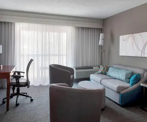 Photo 5 - Courtyard by Marriott Lebanon