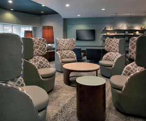 Photo 2 - Courtyard by Marriott Lebanon