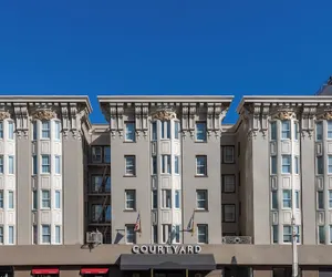 Photo 2 - Courtyard by Marriott San Francisco Downtown/Van Ness Ave.