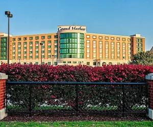 Photo 2 - Grand Harbor Resort and Waterpark