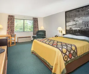 Photo 3 - Super 8 by Wyndham Dewitt