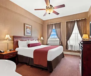 Photo 5 - Genetti Hotel, SureStay Collection by Best Western