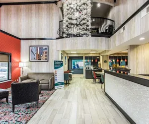 Photo 4 - Comfort Suites Fairgrounds West