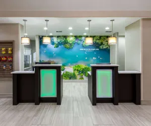 Photo 5 - La Quinta Inn & Suites by Wyndham New Braunfels