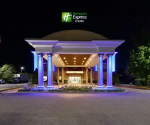 Photo 2 - Holiday Inn Express & Suites Williamsburg, an IHG Hotel