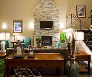 Photo 4 - GrandStay Hotel & Suites