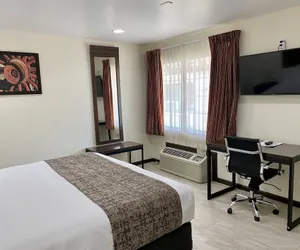 Photo 5 - Roswell Inn