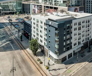 Photo 2 - Aloft Denver Downtown